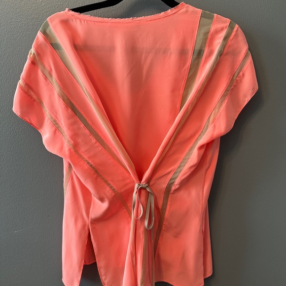 ELIZABETH AND JAMES 100% silk peach silk top with sheer panels, sz small - Picture 6 of 10